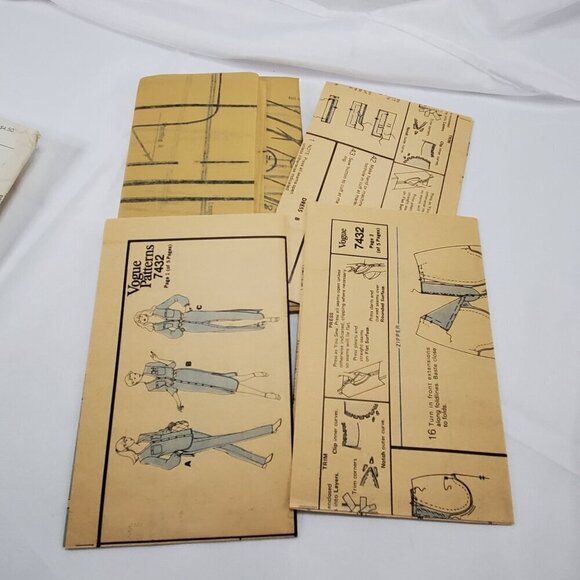 Vogue Patterns 7432 UNCUT Misses Size 12 1970s Top Pants & Dress Sewing Pattern - Picture 9 of 10